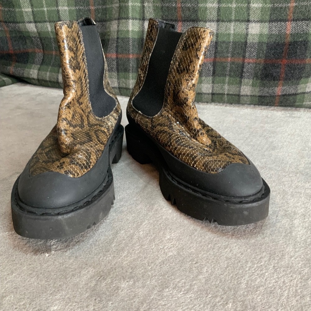 Aquatalia Womens Snake Embossed Leather Lug Sole Chelsea Boots Brown 7 454765